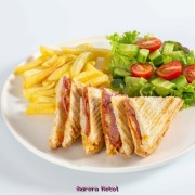 Domatesli Kekikli Beyaz Peynirli Tost